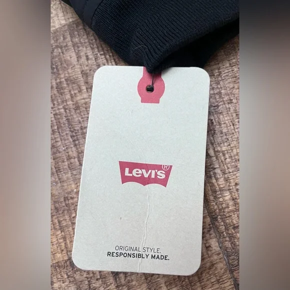 🆕 Levi's Black Bomber Jacket with Silver Zipper: Unisex - Picture 7 of 10